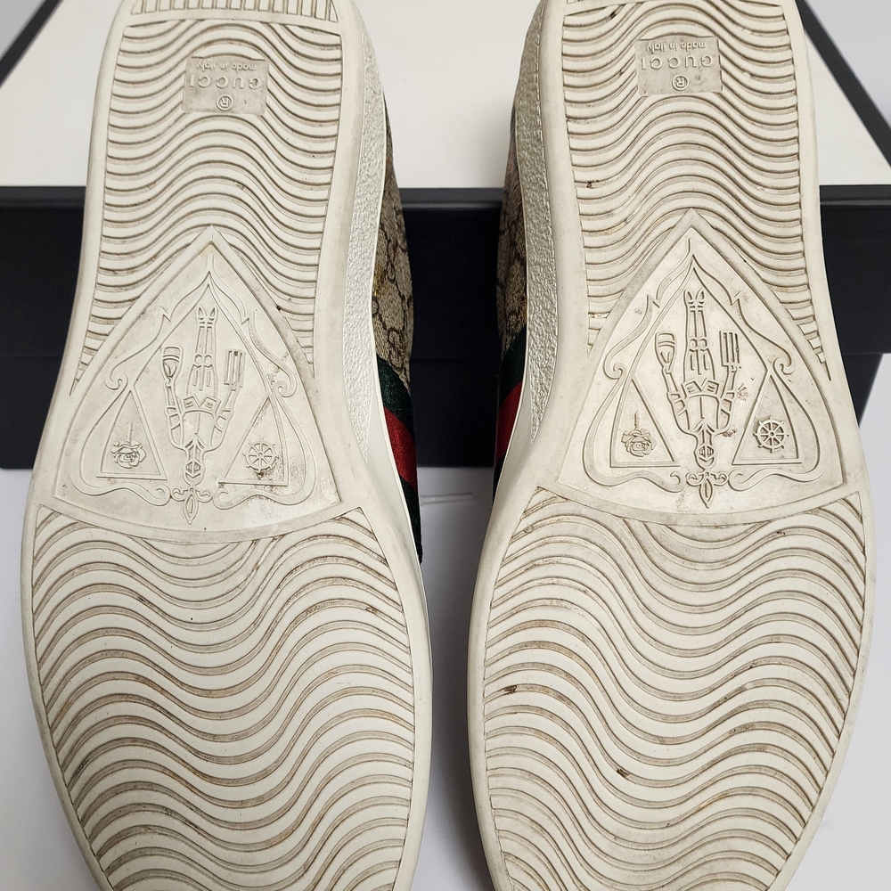 Gucci Monogram Sneakers with Red and Green Accents - Picture 7 of 8